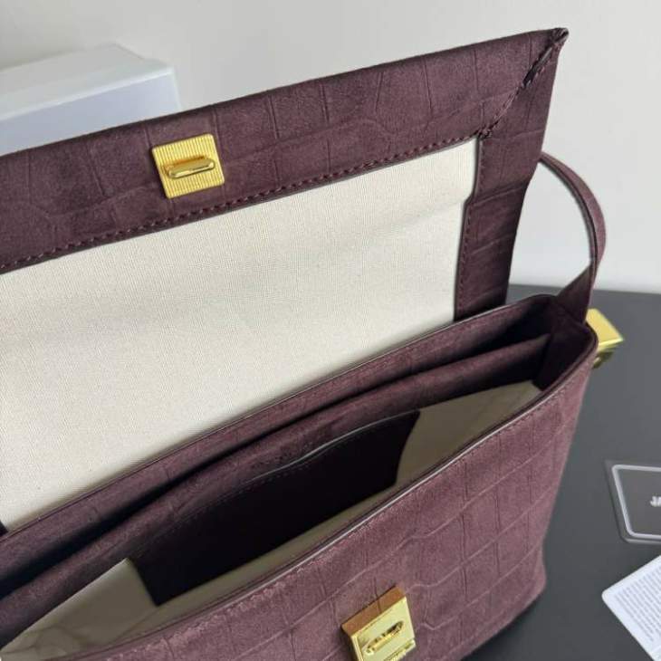 Picture of Jacquemus Handbags _SKUfw215513379fw